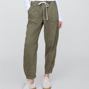 GAP Stretchy Waist Barrel Pants